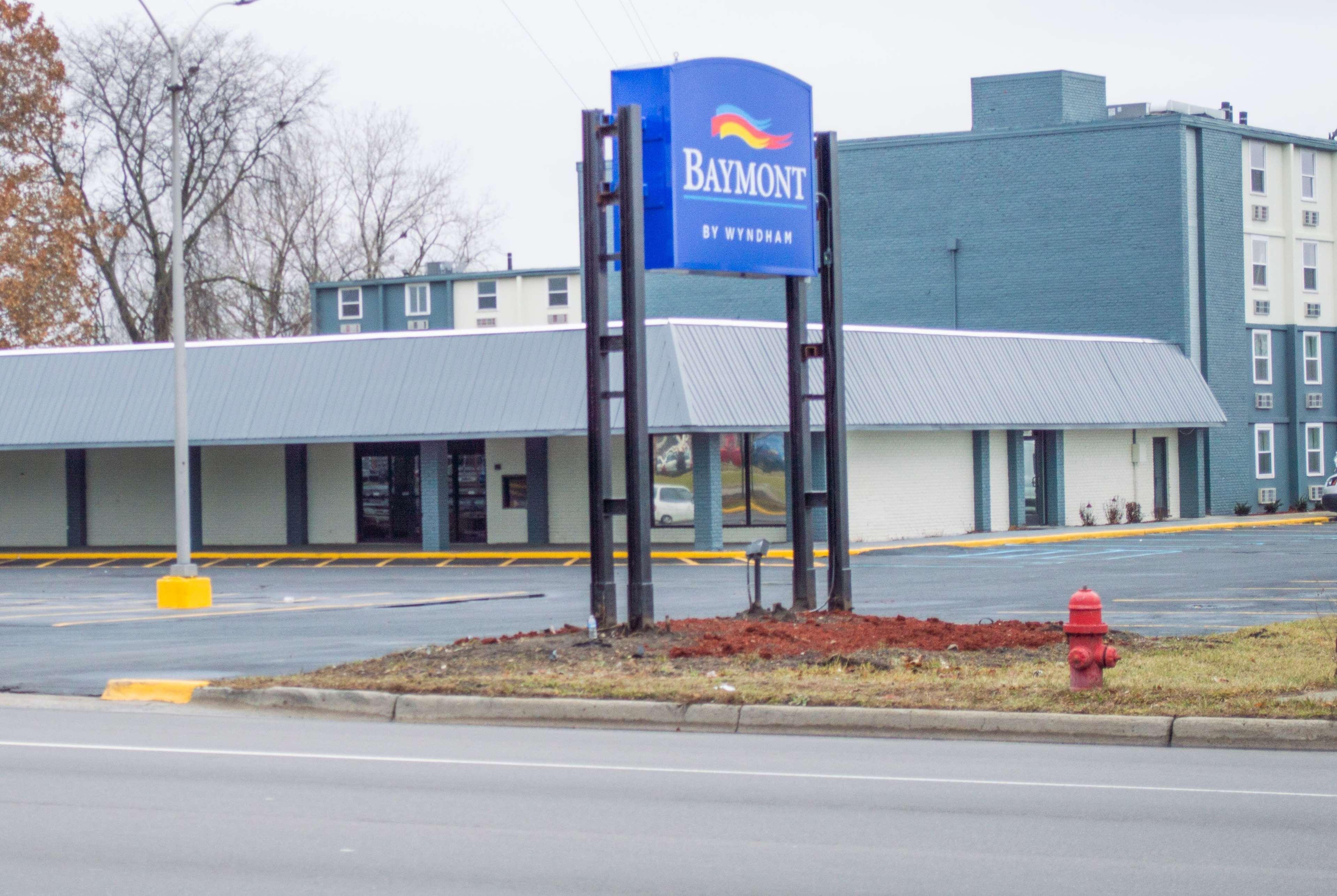 Baymont By Wyndham Ferndale/Royal Oak Hotel Exterior foto