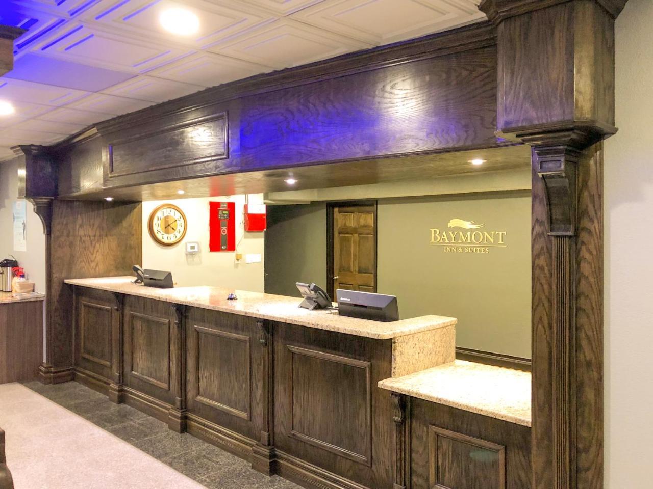 Baymont By Wyndham Ferndale/Royal Oak Hotel Exterior foto
