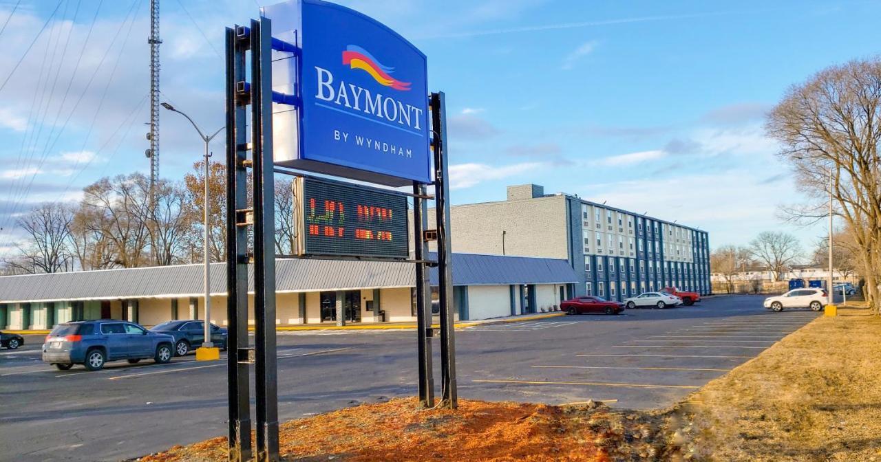 Baymont By Wyndham Ferndale/Royal Oak Hotel Exterior foto